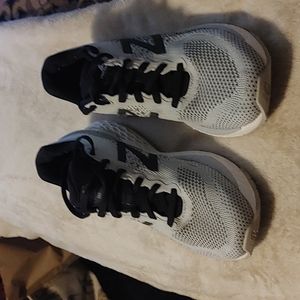 New Balance 880 Fresh Foam Womens Size 9 Used Running Shoes